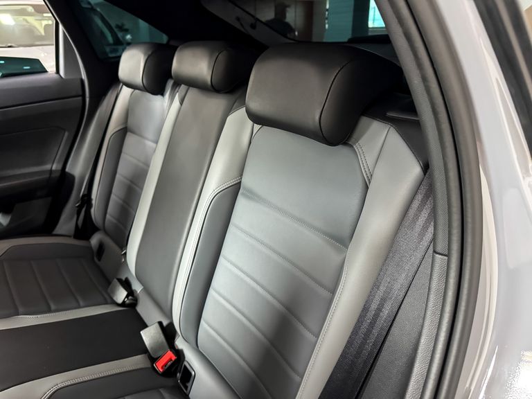 VolksWagen Nivus Highline 1.0 200 TSI Flex Aut.