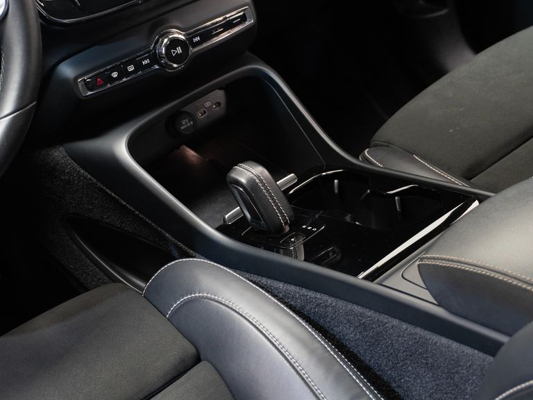 Volvo XC 40 Pure (Elétrico)