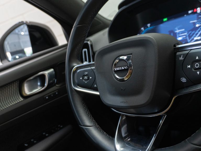 Volvo XC 40 Pure (Elétrico)