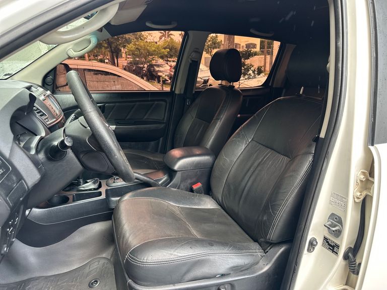 Toyota Hilux CD SRV D4-D 4x4 3.0 TDI Diesel Aut