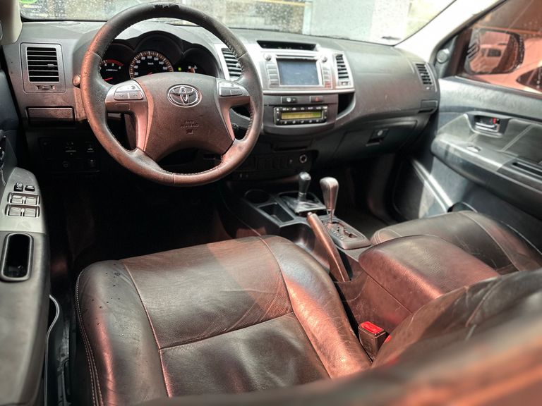 Toyota Hilux CD SRV D4-D 4x4 3.0 TDI Diesel Aut