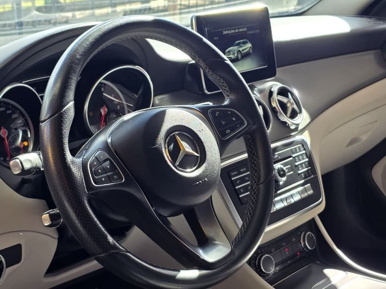 Mercedes GLA 200 Advance 1.6/1.6 TB 16V Flex Aut.