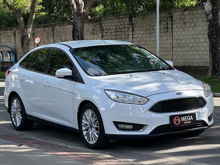 Ford Focus 2.0 16V/SE/SE Plus Flex 5p Aut.