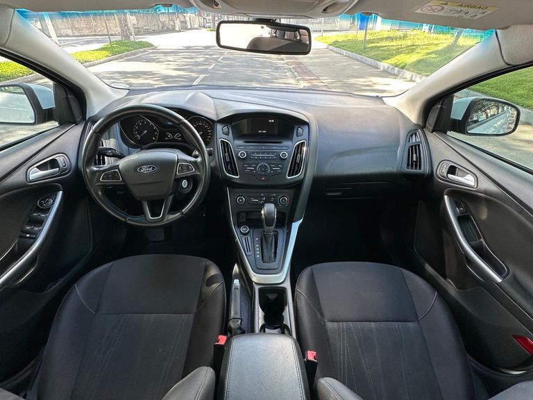 Ford Focus 2.0 16V/SE/SE Plus Flex 5p Aut.