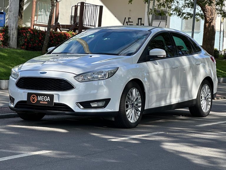 Ford Focus 2.0 16V/SE/SE Plus Flex 5p Aut.