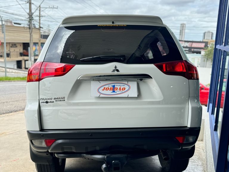 Mitsubishi Pajero DAKAR 3.2 4x4 T.I. Dies. 5p Aut.