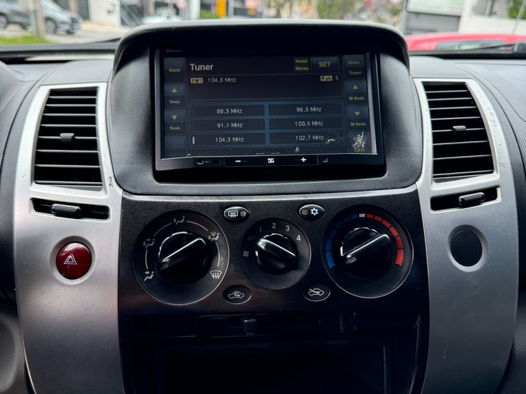 Mitsubishi Pajero DAKAR 3.2 4x4 T.I. Dies. 5p Aut.