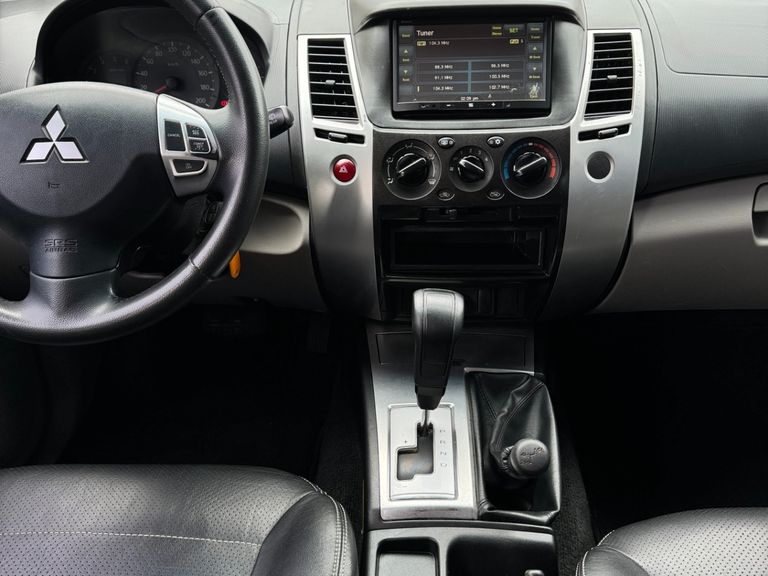 Mitsubishi Pajero DAKAR 3.2 4x4 T.I. Dies. 5p Aut.