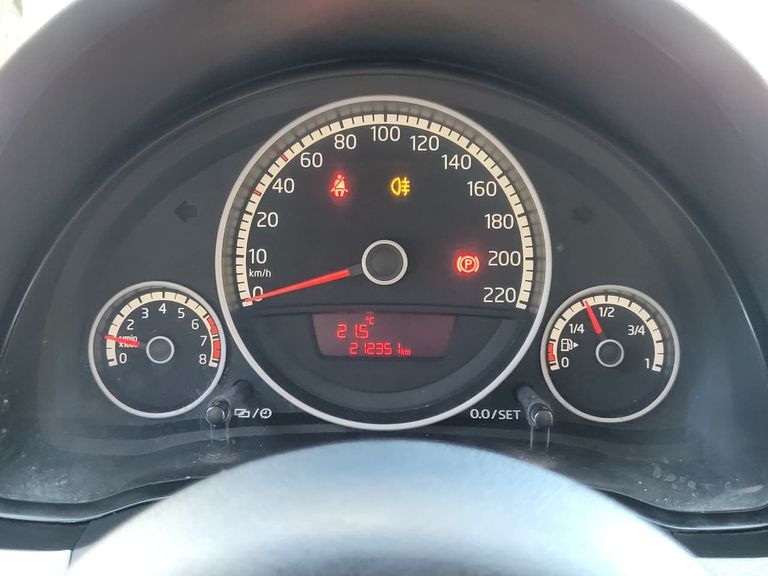 VolksWagen up! move 1.0 TSI Total Flex 12V 5p