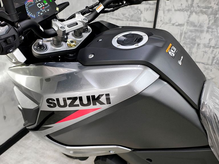 SUZUKI DL 1050 V-STROM 
