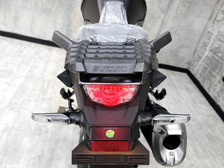 SUZUKI DL 1050 V-STROM 