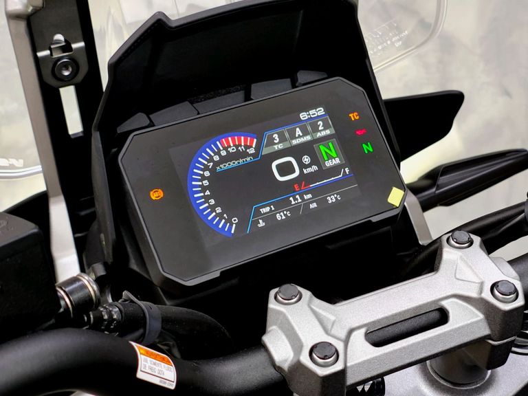 SUZUKI DL 1050 V-STROM 