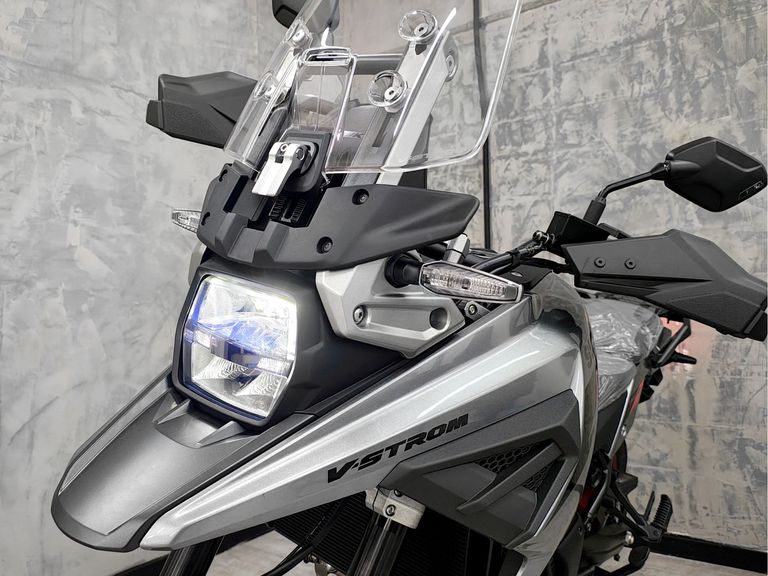 SUZUKI DL 1050 V-STROM 