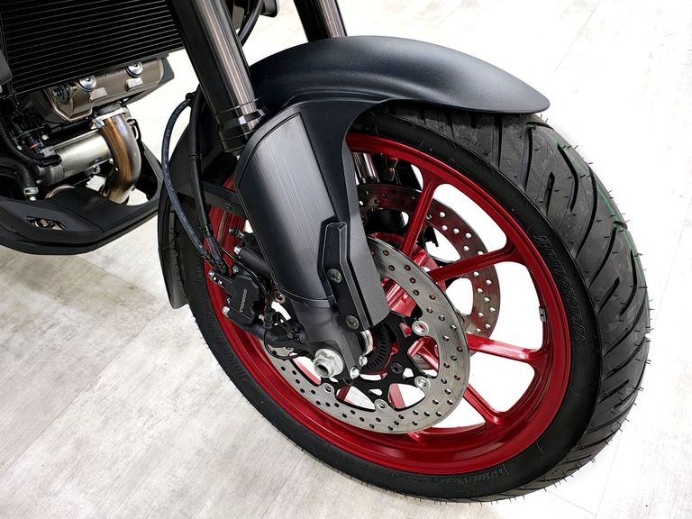 SUZUKI DL 1050 V-STROM 