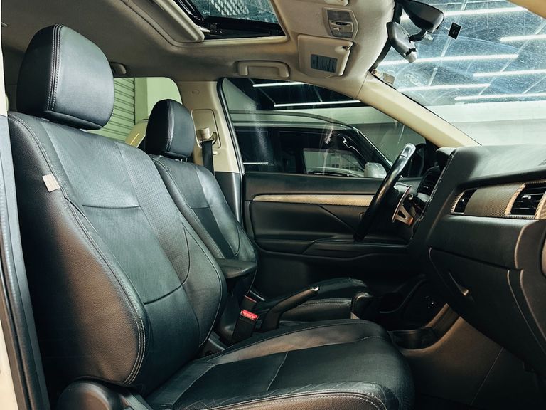 Mitsubishi OUTLANDER 2.0 16V 160cv Aut.