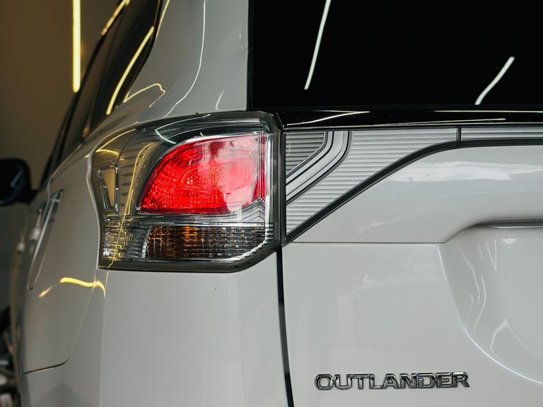 Mitsubishi OUTLANDER 2.0 16V 160cv Aut.