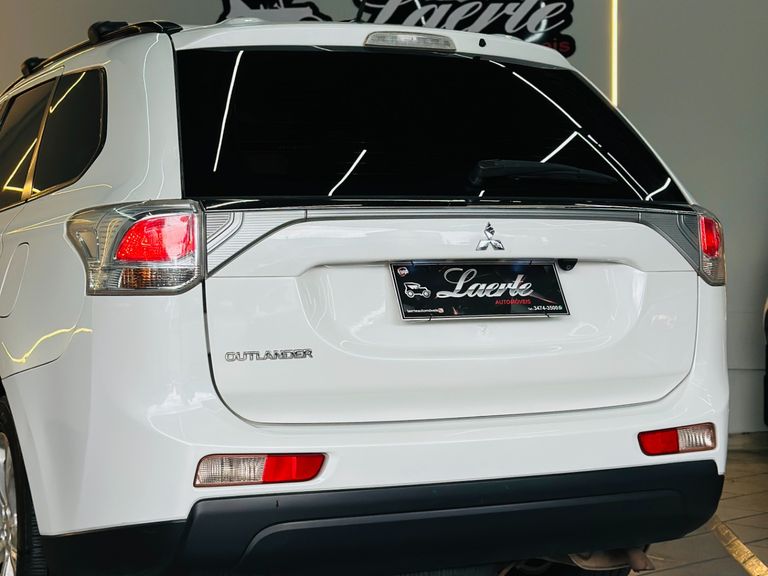 Mitsubishi OUTLANDER 2.0 16V 160cv Aut.