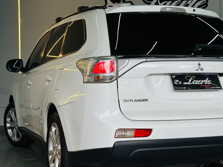 Mitsubishi OUTLANDER 2.0 16V 160cv Aut.