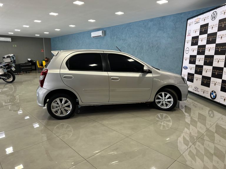 Toyota ETIOS X Plus 1.5 Flex 16V 5p Aut.