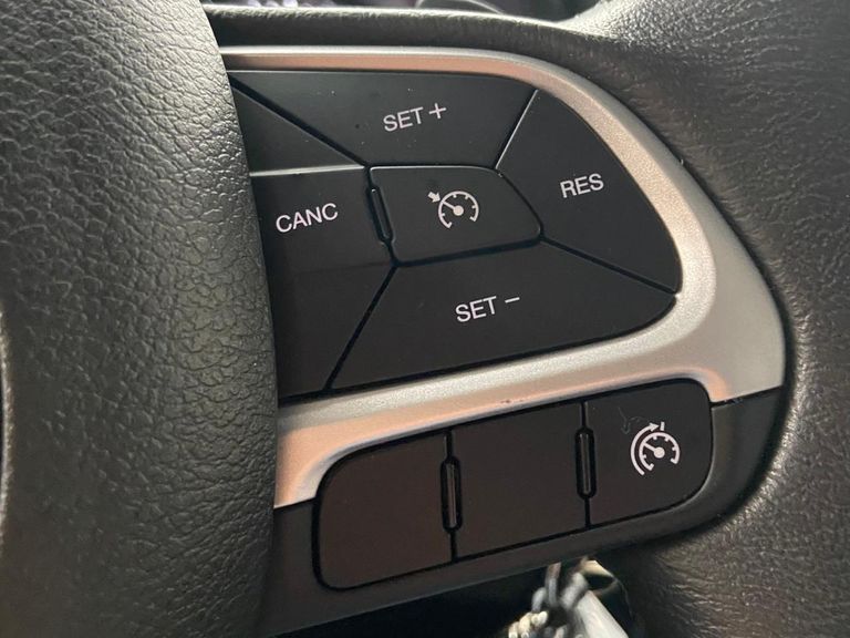 Jeep Renegade Longitude 1.8 4x2 Flex 16V Aut.