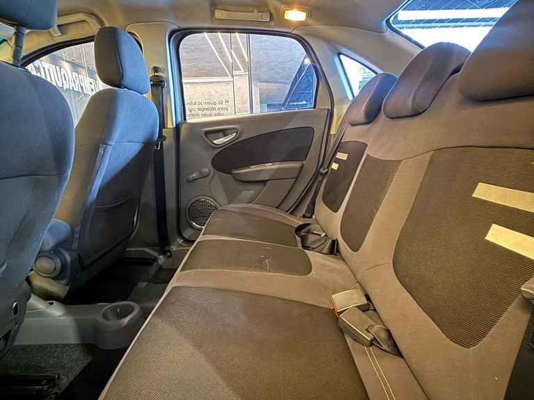 Fiat Grand Siena ESSENCE Dual. 1.6 Flex 16V