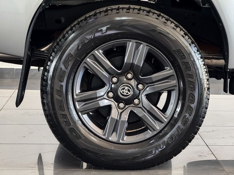 Toyota Hilux CD SR 4x4 2.8 TDI Diesel Aut.