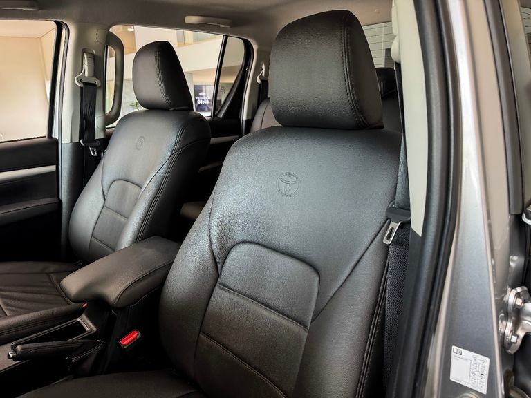 Toyota Hilux CD SR 4x4 2.8 TDI Diesel Aut.