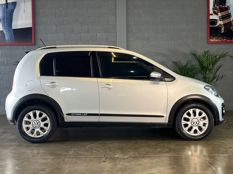 VolksWagen up! cross 1.0 TSI Total Flex 12V 5p