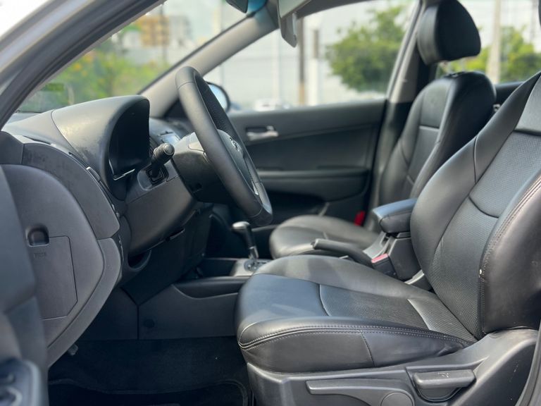 Hyundai i30 2.0 16V 145cv 5p Aut.