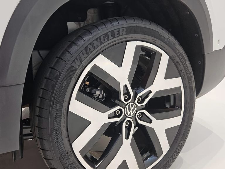 VolksWagen TAOS Highline 1.4 250 TSI Flex Aut.