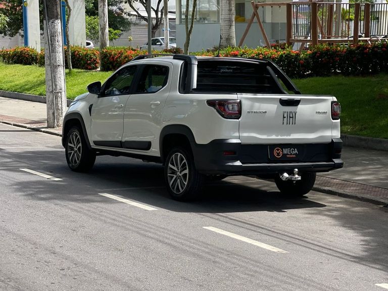 Fiat Strada Volcano 1.3 Flex 8V CD