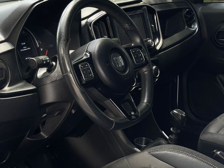 Fiat Strada Volcano 1.3 Flex 8V CD