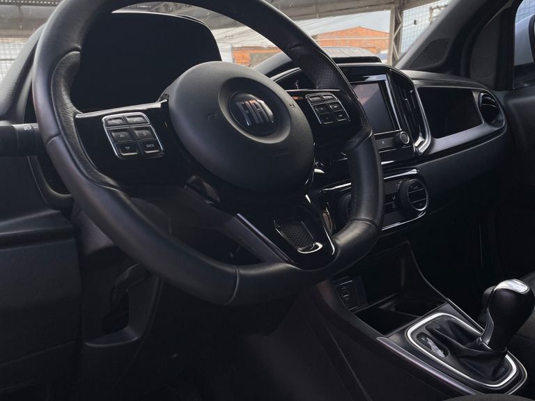 Fiat Strada Volcano 1.3 Flex 8V CD