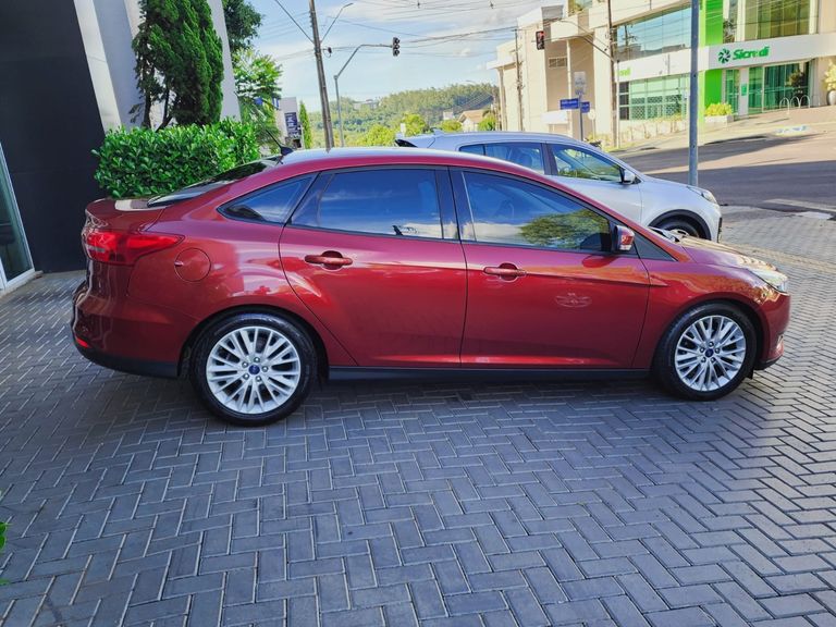 Ford Focus 2.0 16V/SE/SE Plus Flex 5p Aut.