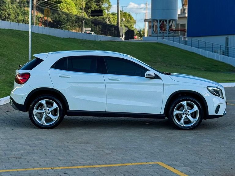 Mercedes GLA 200 Advance 1.6/1.6 TB 16V Flex Aut.