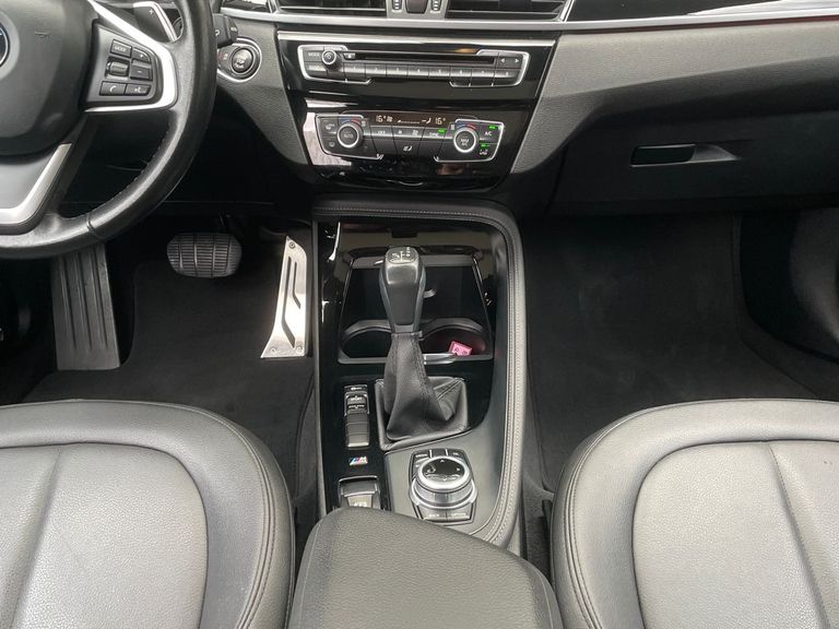 BMW X1 SDRIVE 20i X-Line 2.0 TB Active Flex