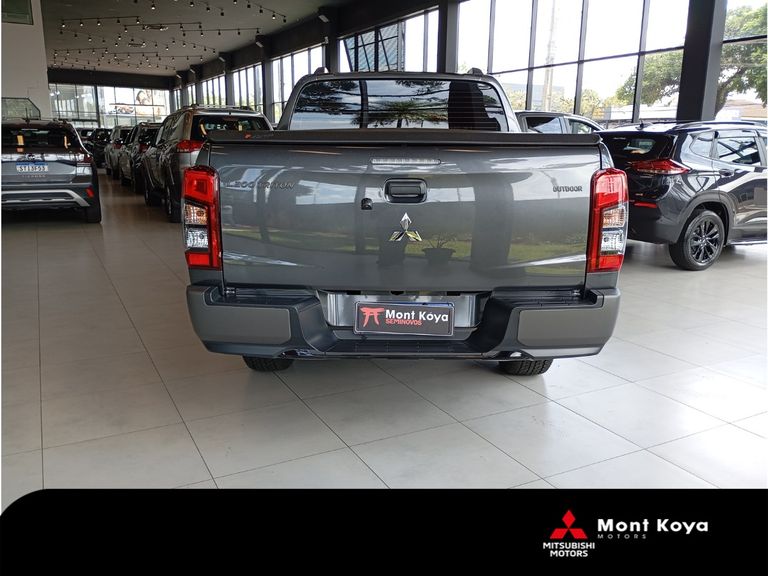 Mitsubishi L200 Trit. S.Out. GLS 2.4 CD Diesel Aut.