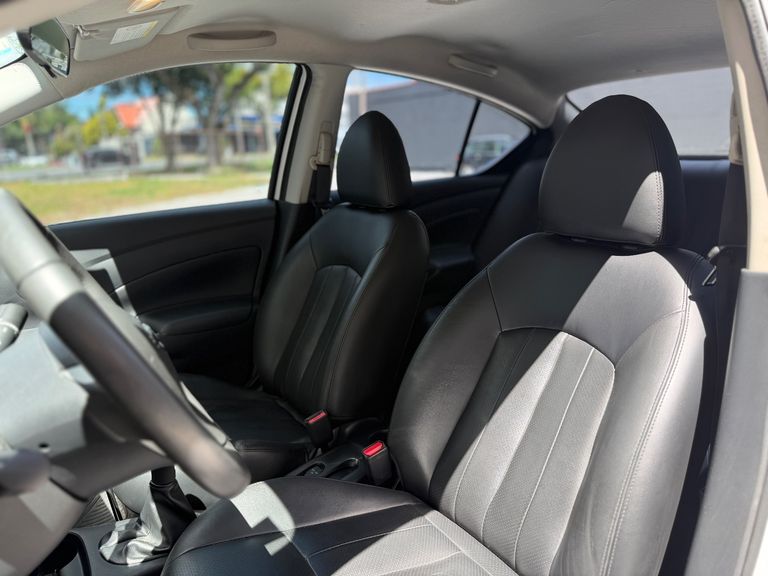 Nissan VERSA SL 1.6 16V FlexStart 4p Mec.