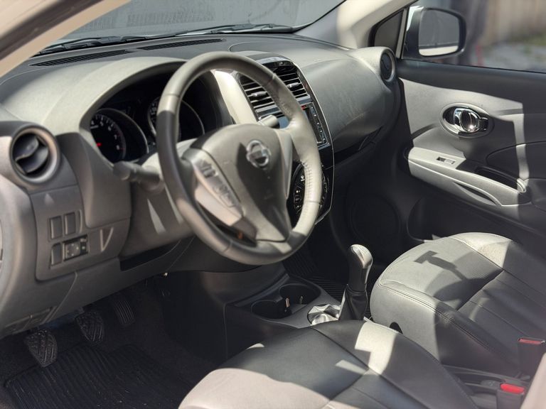Nissan VERSA SL 1.6 16V FlexStart 4p Mec.