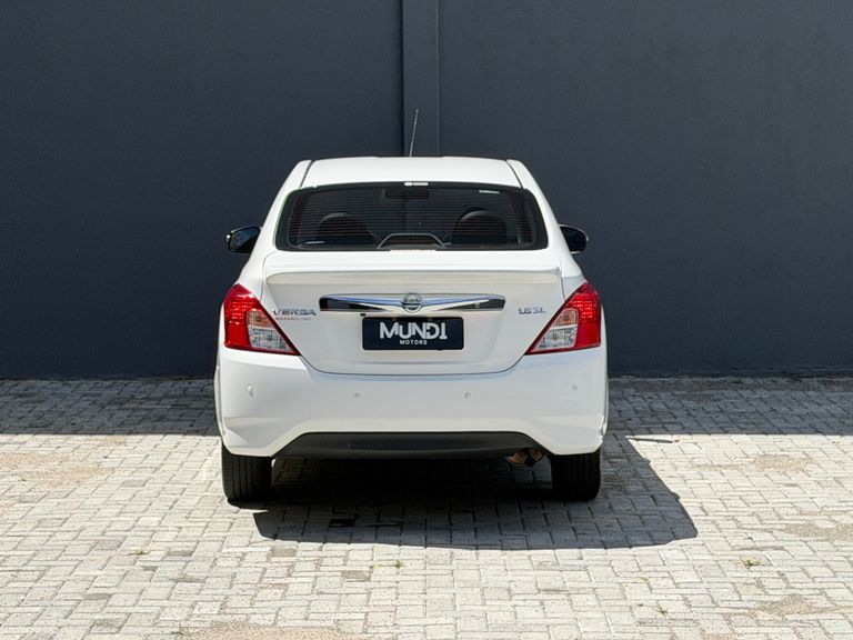 Nissan VERSA SL 1.6 16V FlexStart 4p Mec.