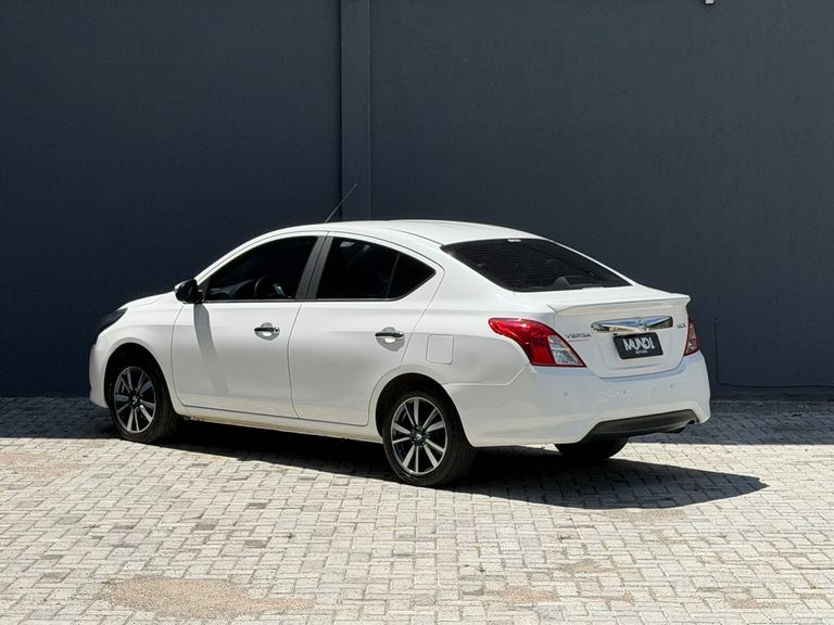 Nissan VERSA SL 1.6 16V FlexStart 4p Mec.