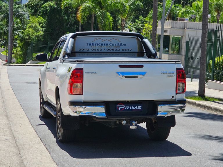 Toyota Hilux CD SRV 4x4 2.7 Flex 16V Aut.