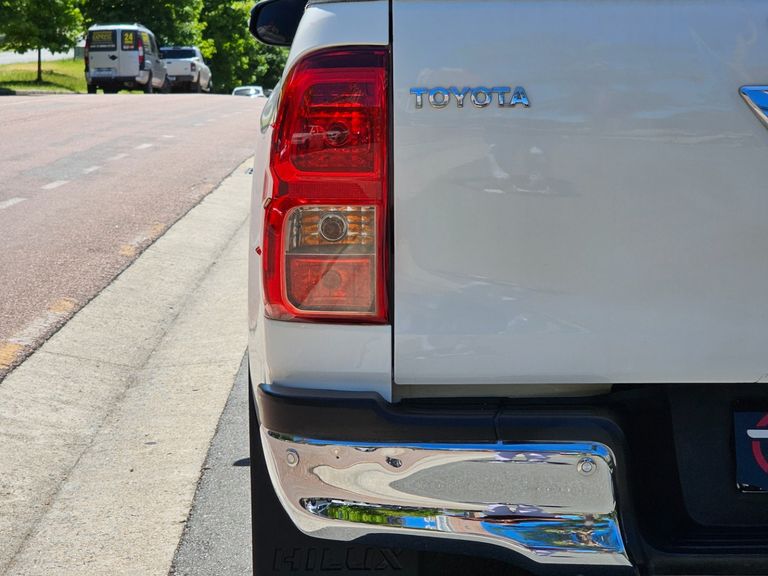 Toyota Hilux CD SRV 4x4 2.7 Flex 16V Aut.