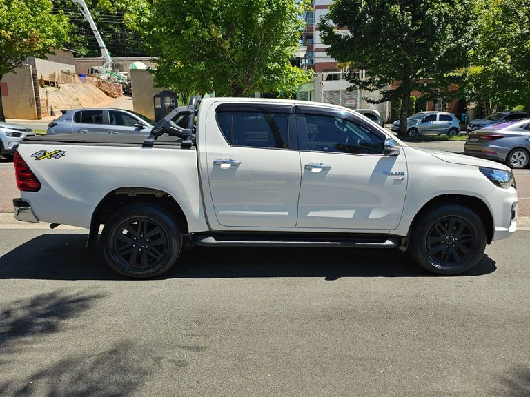 Toyota Hilux CD SRV 4x4 2.7 Flex 16V Aut.