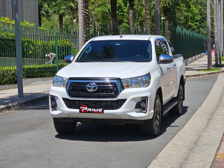 Toyota Hilux CD SRV 4x4 2.7 Flex 16V Aut.