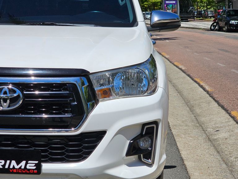 Toyota Hilux CD SRV 4x4 2.7 Flex 16V Aut.