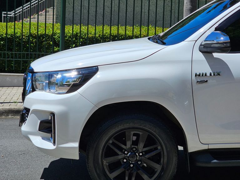 Toyota Hilux CD SRV 4x4 2.7 Flex 16V Aut.