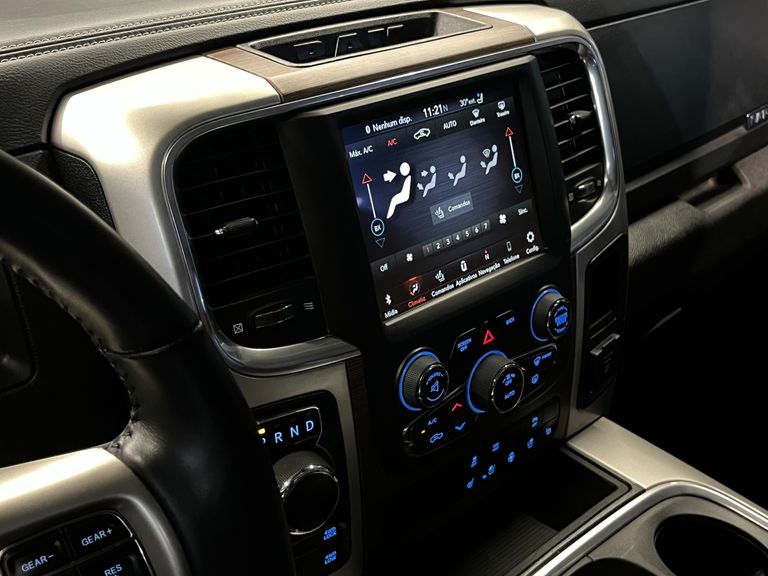 RAM CLASSIC LARAMIE NIGHT ED. 5.7 4X4 Aut.