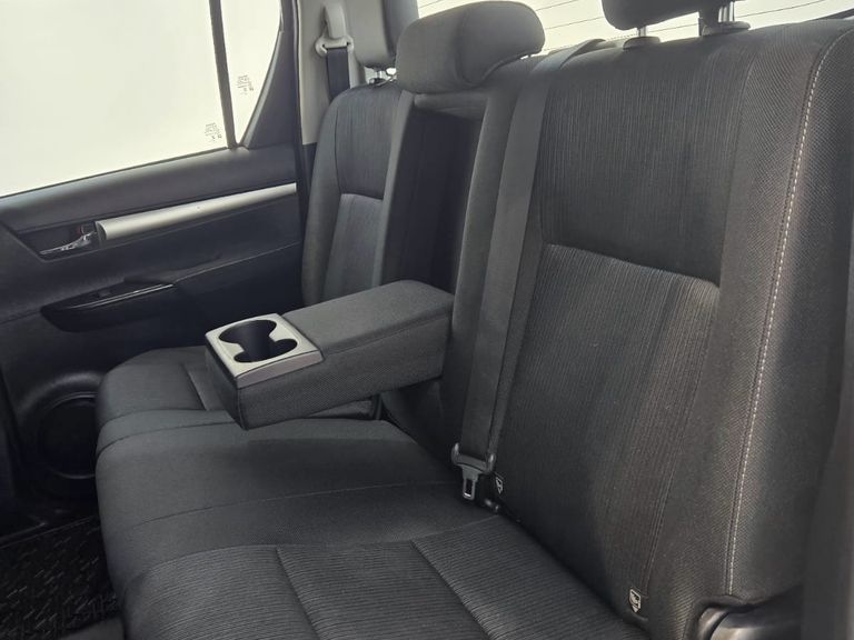 Toyota Hilux CD SR 4x4 2.8 TDI Diesel Aut.