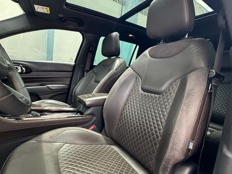 Jeep Commander Overland T270 1.3 TB Flex Aut.